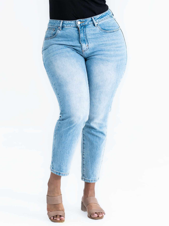 Pear-shaped jeans – average length